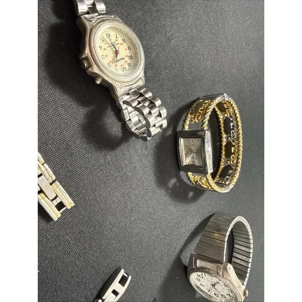 (A1) Bulk Lot Of 25 Watches Vintage And Modern Running On New Batteries!